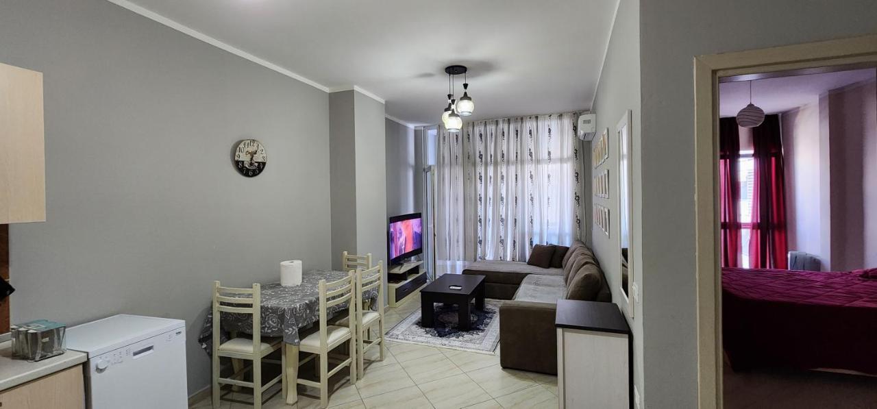 Pleasing Place With Free Parking On Site In Tirana Komuna E Parisit Buitenkant foto